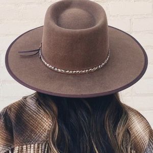 Julian flat brim wool hat